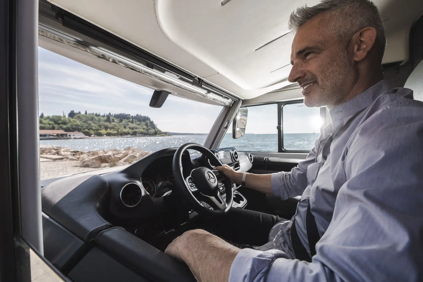 Chcete riadiť obytný automobil s hmotnosťou nad 3,5 tony? Pravidlá a obmedzenia
