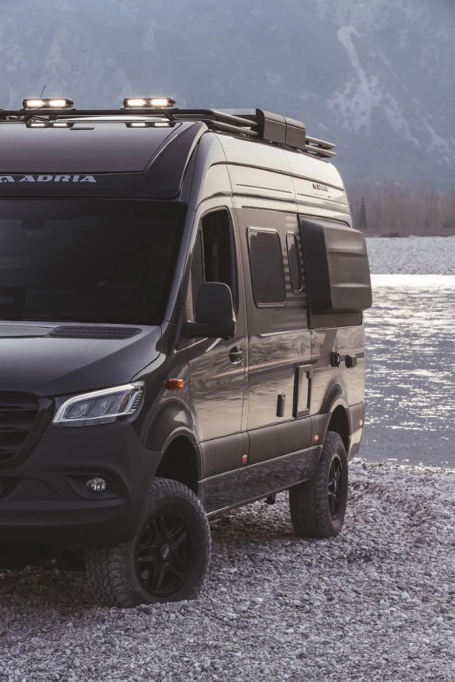 Hliníková kola 17 palců s off-road pneumatikami Grabber AT