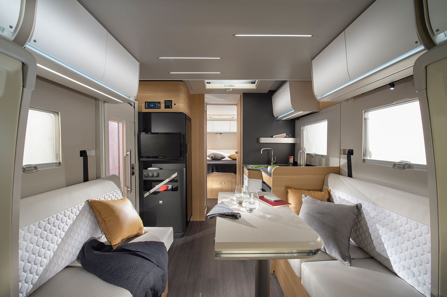 Matrix - obytné auto - Adria - Campers4U