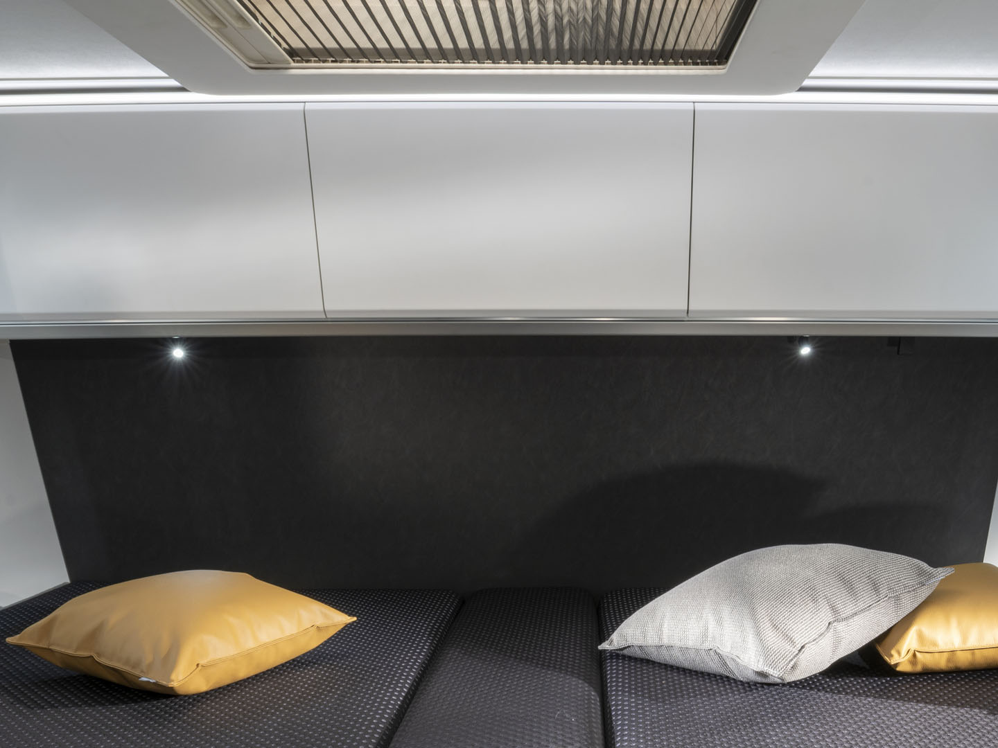 Compact Max - obytné vozy - Adria - Campers4U