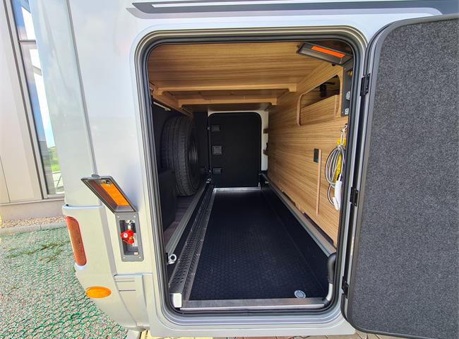 SONIC SUPREME 710 SL - VÝBAVA