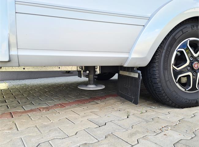 SONIC SUPREME 710 SL - VÝBAVA