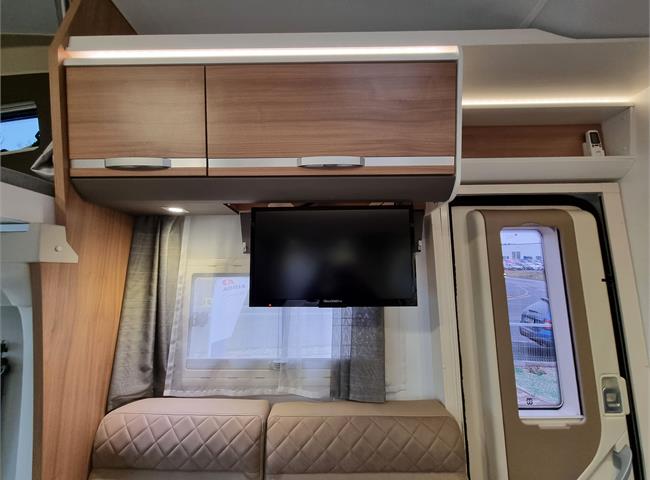 CORAL XL AXESS 670 SP - VÝBAVA