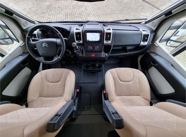 CORAL XL AXESS 670 SP - VÝBAVA