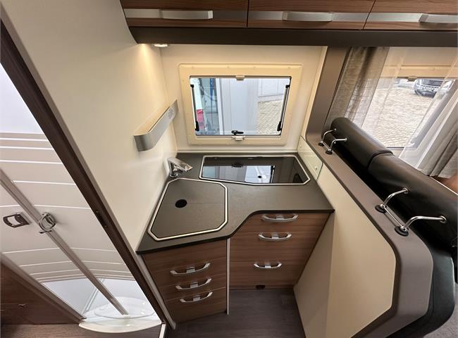 CORAL XL AXESS 670 SL - VÝBAVA