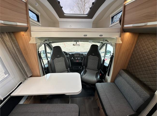 CORAL XL AXESS 670 SL - VÝBAVA