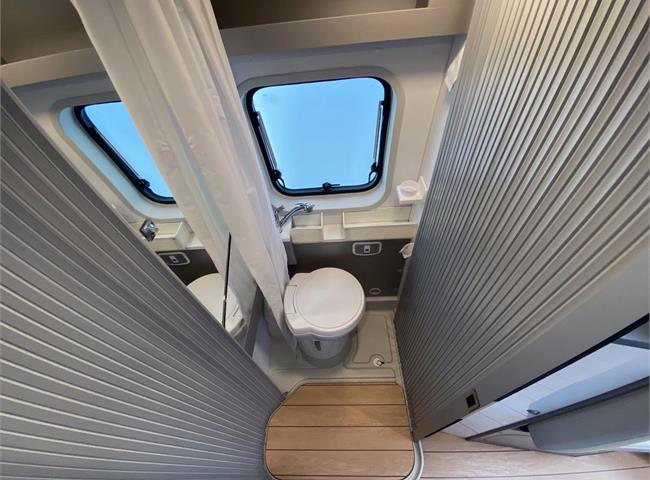 TWIN PLUS 600 SPT TITAN - VÝBAVA
