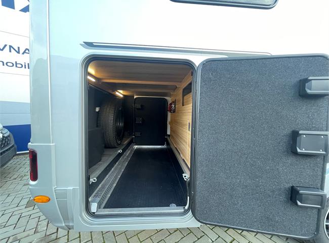 SONIC SUPREME 710 SL - VÝBAVA