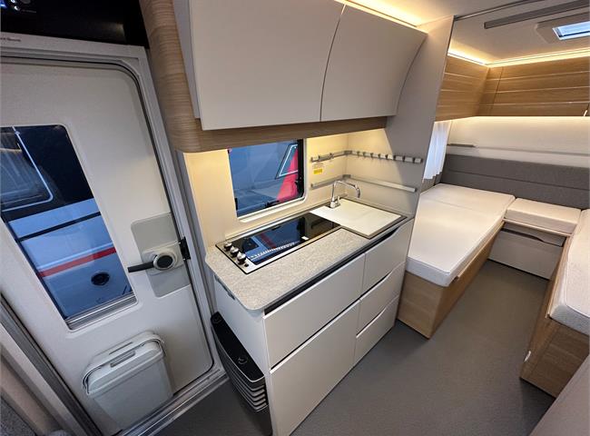 ADORA 502 UL - VÝBAVA