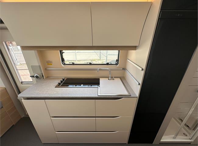 ADORA 673 PK - 2 nápravy