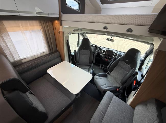 CORAL XL PLUS 670 SL - VÝBAVA