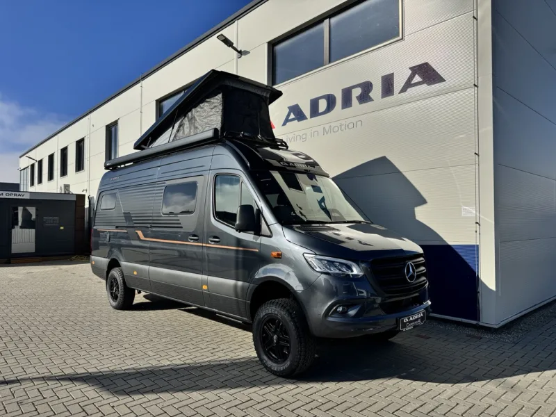 SUPERTWIN 700 SGX PTR 4x4 2026 – Vestavba, pobočka Olomouc