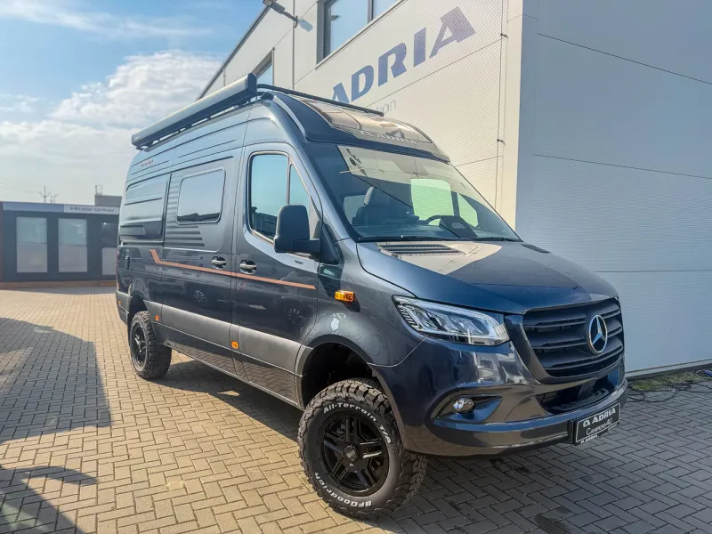 SUPERTWIN 600 SPB 4x4 2026 – Vestavba, pobočka Olomouc