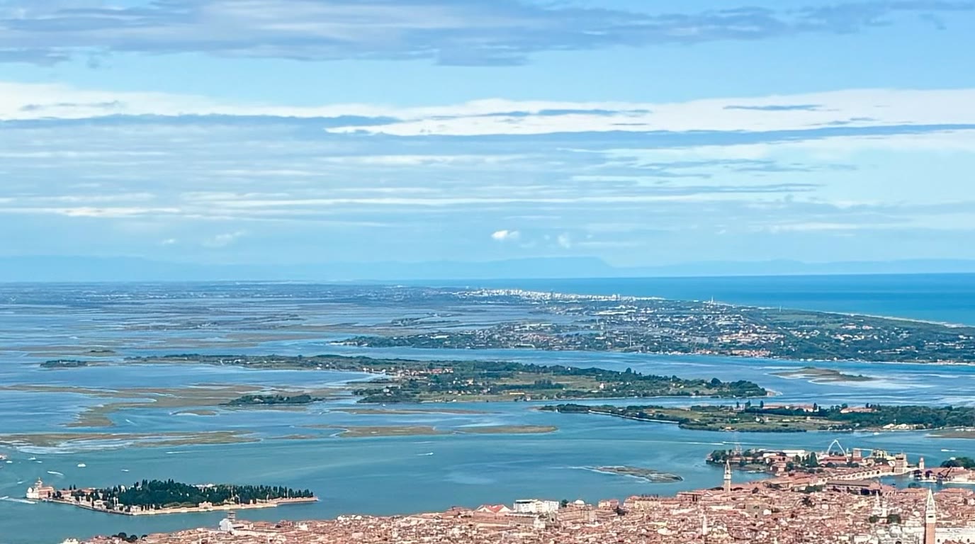 Letecký pohled na Benátskou lagunu